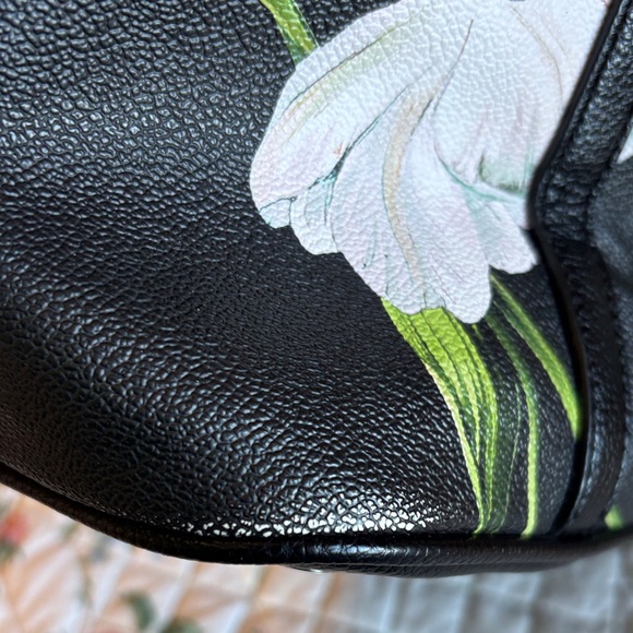 Dana Buchanan White Tulip Floral Black Tote Bag 16” - Picture 8 of 14